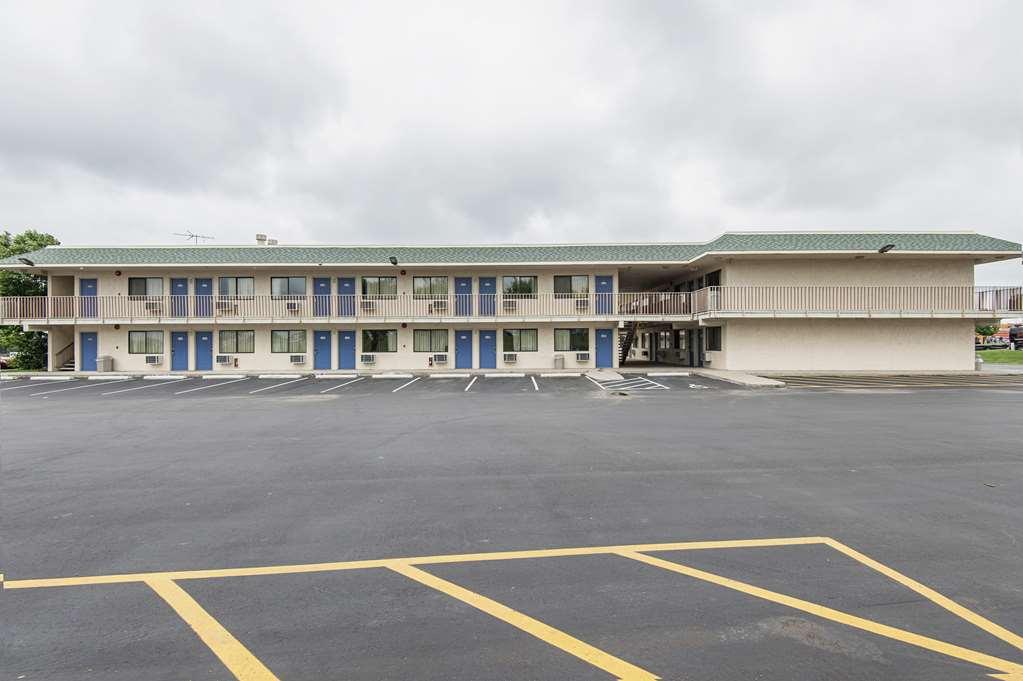 Motel 6 Kansas City, Mo - Airport エクステリア 写真
