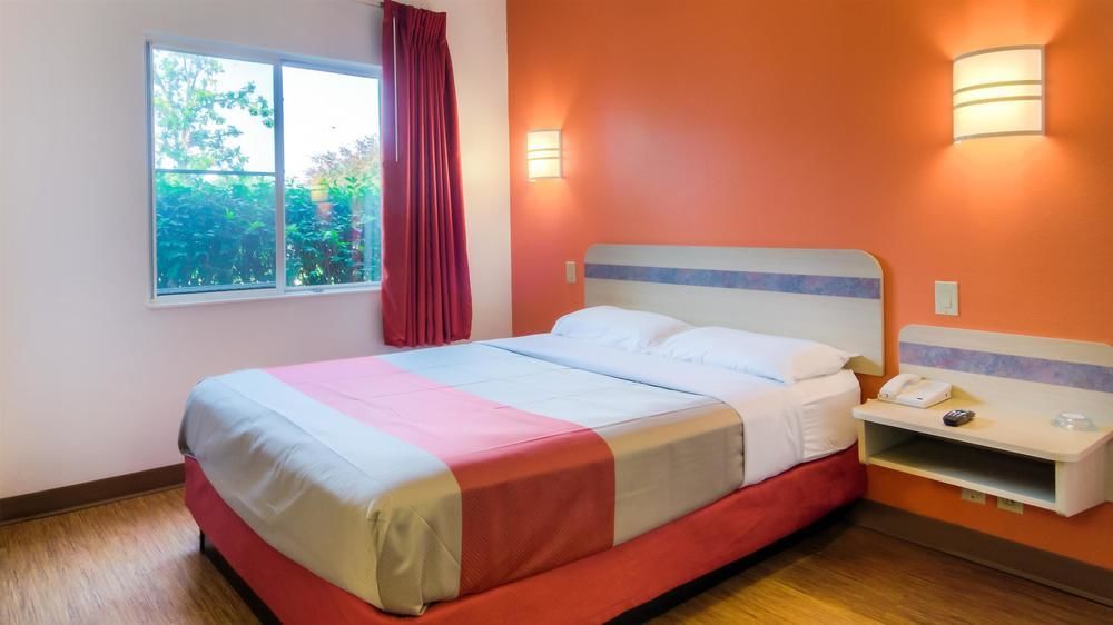 Motel 6 Kansas City, Mo - Airport エクステリア 写真