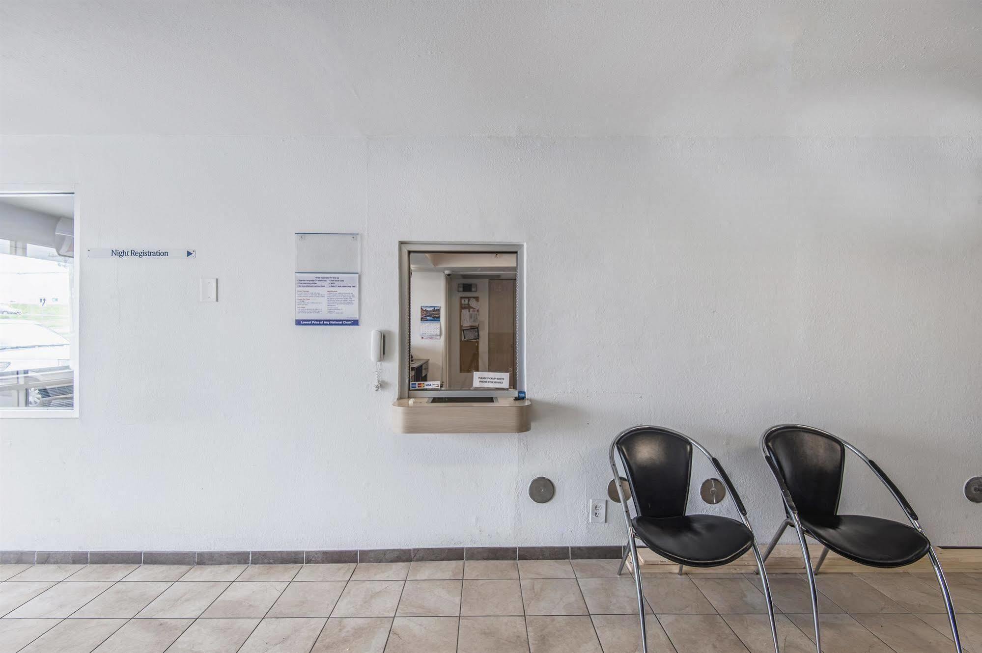 Motel 6 Kansas City, Mo - Airport エクステリア 写真
